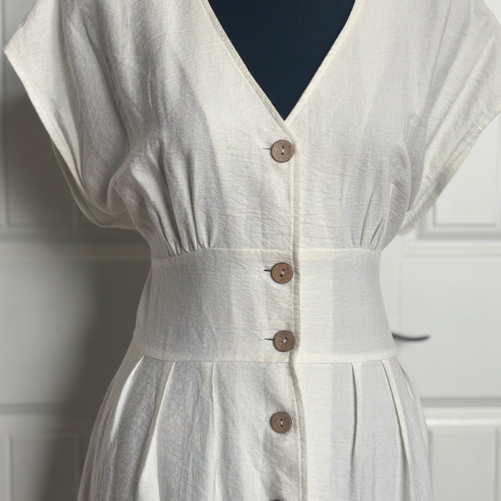 Elegant White Button-Down Midi Dress - Picture 3 of 6